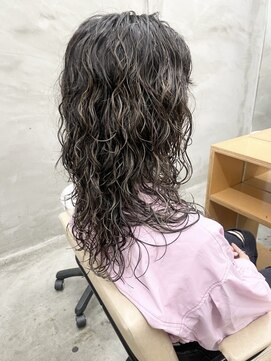 ソーコ 渋谷(SOCO) スパイラルパーマ海外パーマハードパーマロング