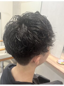 ロミバイリー(Romi by Lyee) メンズパーマ