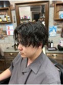 ウェット質感でつくる無造作パーマスタイル