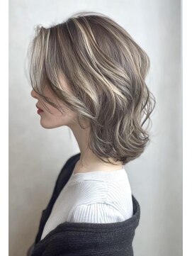 ハーツ(Heart's) ミディアムレイヤー×ミルクティーハイライトカラー