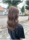 ベージュ