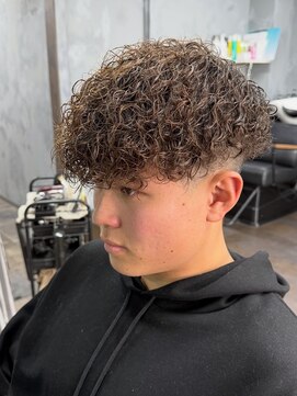 ワールドシップコウベ(WORLD SHIP KOBE) 外国人風　～カーリーパーマ～