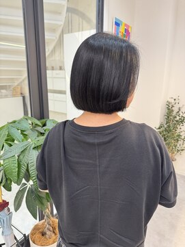 エブリ(evri) ボブ　黒髪　まとまるボブ　レイヤー　前髪カット