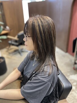 リップス ヘアー(Lips hair) 白髪ぼかしもOKのハイライトスタイル