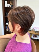 耳掛けショート×インナーカラー