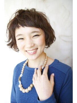 ブーケ(BOUQUET) カットでパーマの雰囲気に仕上げたクセ毛風スタイル