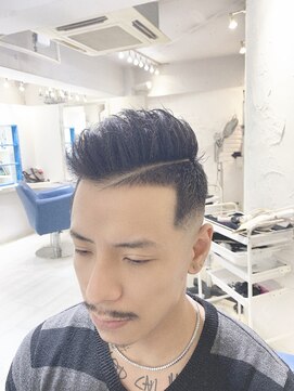 ウーロス(uros.) フェードカット