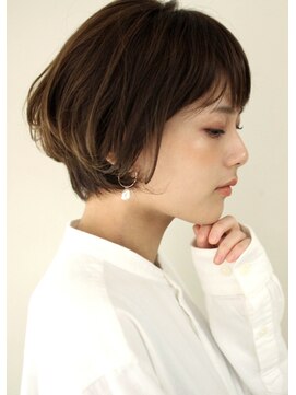 サーカス バイ ビュートリアム 青山(CIRCUS by BEAUTRIUM) ふんわり ボリューム 骨格美 小顔 ショートボブ