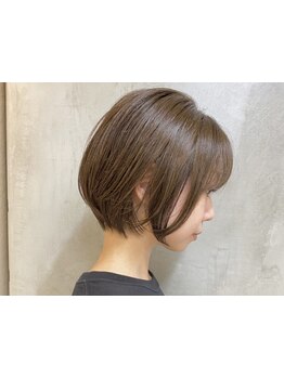 《女性らしさをショートヘアで表現》センスあるショートヘアで、貴方の『笑顔』をもっと魅力的に*