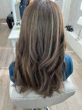 サロンドゥレゴッド(Salon de ReGod) ブラウン系ハイライト