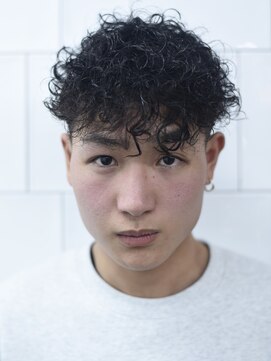 メリケンバーバーショップ フクオカ(MERICAN BARBERSHOP FUK) ハイライトマッシュパーマウルフアッシュブラック