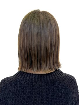 アッシュ 十日市場店(Ash) ブリーチなし / 透明感カラー / オリーブベージュ / ボブ