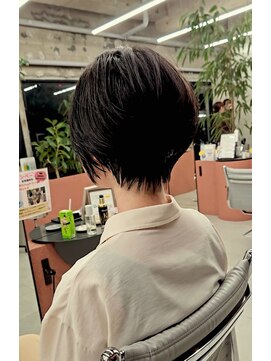 キャラハーフ 池袋東口店(KYARA HALF) 【TAKAHASHI】くびれショートスタイル