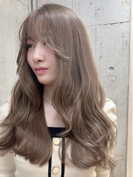 サンク 原宿 表参道(cinq) ミディアムレイヤーくびれミルクティーベージュハイトーンカラー