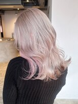 ロング顔周りレイヤーホワイトグレージュくびれヘア_ba551752