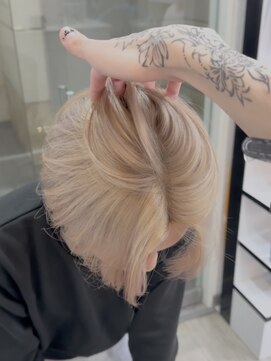 ルィ 名古屋栄(llwy) ホワイトベージュ