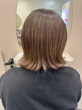 リノ(Lino) 外ハネボブ/ベージュカラー/