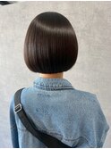艶髪がよく映えるショートボブ 夏のうねり/ダメージ補修