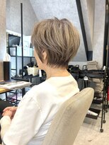 ヘイリー(HAILEY)&nbsp;カラーで楽しむ立体感ショートヘア