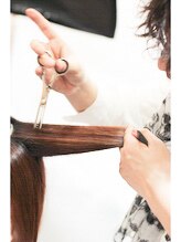 〈特許技術〉ヘアリセッターで毛髪交差を取り除き、サラサラの髪に！