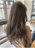 ハイトーングレージュ