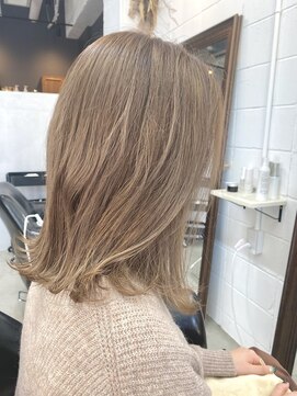 イン(in.) ミディアムベージュ2