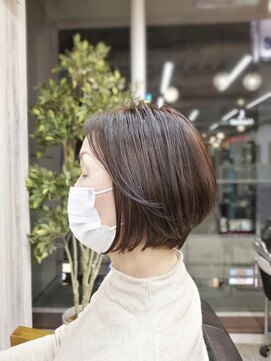 プレジール (Plaisir) 30代40代50代60代 前下がりボブ 小顔 白髪染め くせ毛