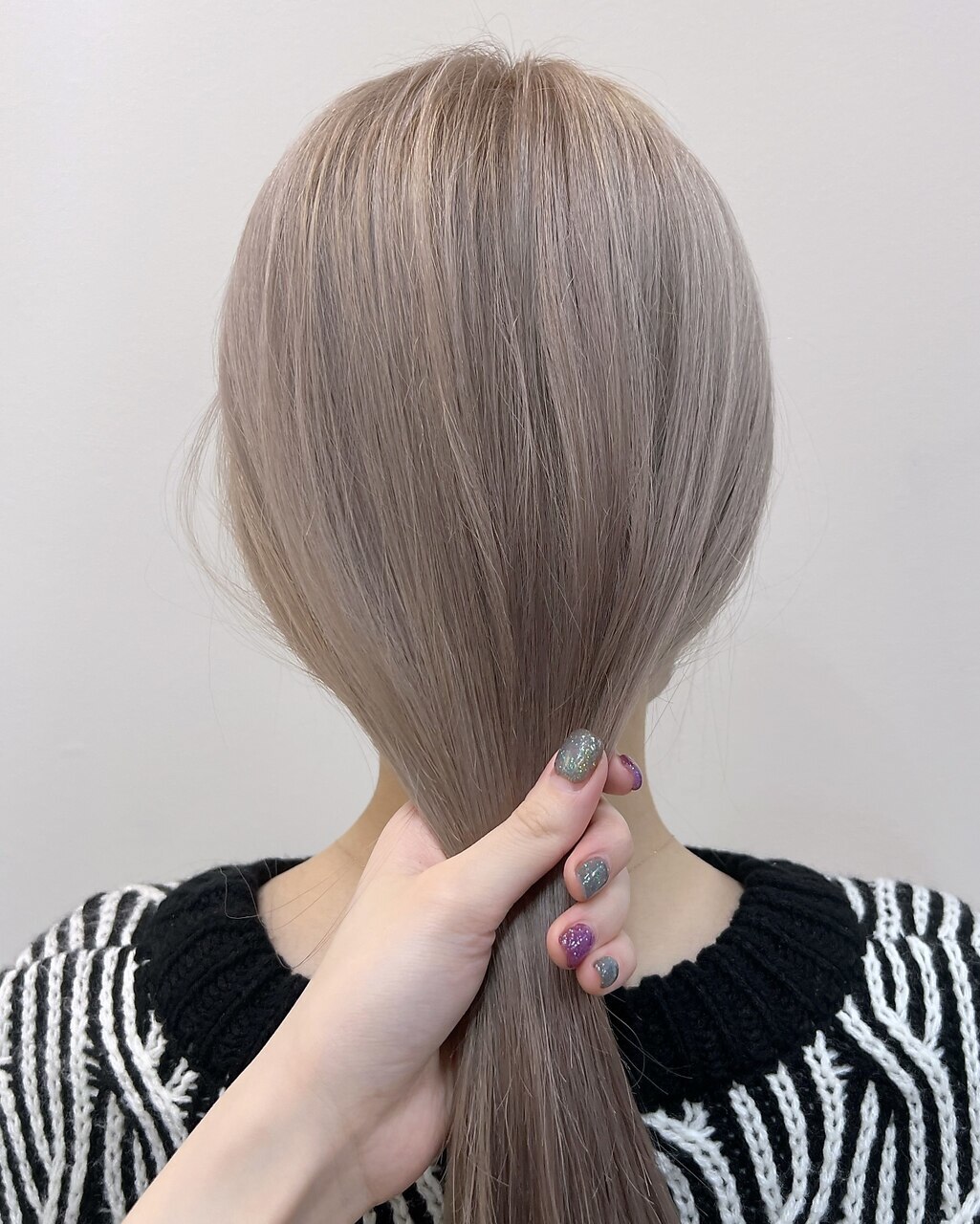 【人気No.2】ケアブリーチ ダブルカラーカット + トリートメント 22550 →