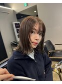 ミディアム×顔周りレイヤー×ナチュラルカラー×シースルー