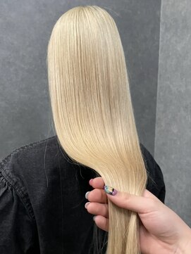 ノラ シンディ(NORA CYNDY) 抜きっぱなしホワイトブロンド