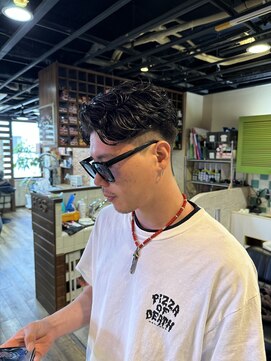 ハイドゥンシーク(HiDE&SEEK) 七三分け