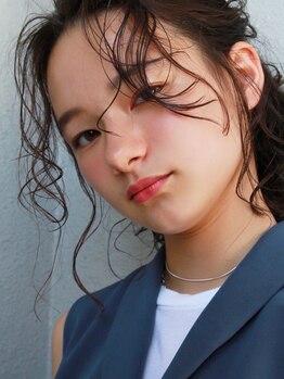 "ナチュラル&上品なオトナスタイル"は高いカット技術の[SHIGE]にお任せ◆トータルバランスを考えた提案が◎