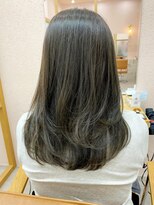 トリコ 柏(tricot)&nbsp;レイヤーカット×オリーブグレー