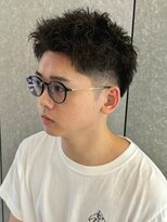 ヒュイル バイ ニアウ(Hwyl by Niau) スパイキーショートフェードカットメンズショートカットカラー