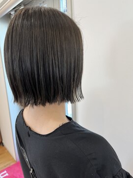 ケイズプラスカラン(HAIR AND MAKEUP K's PLUS calin) 【倉敷 沖/calin】ぱつんボブ アッシュカラー