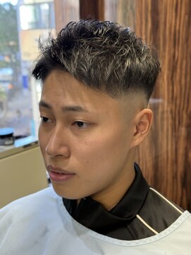 ヒロギンザ 新橋銀座口店(HIRO GINZA) ツーブロスキンフェードスタイル