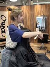 【竹本奈月】　(スタイリスト/歴7年)ショート、レイヤーカットが得意です！