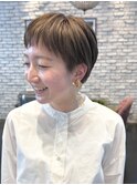 ピクシーカット　透明感カラー　アッシュベージュ　ショートヘア