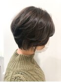小顔大人可愛いダークカラーグレージュショートボブイヤリング