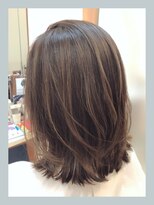 エルコット(elcot) ◆ハイライトカラーで白髪ぼかし◆ミディアムレイヤー◆