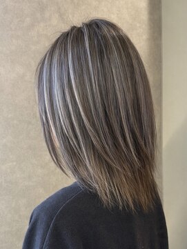 コタ 水戸(COHTA) レイヤーカットミルクティーベージュブリーチなしダブルカラー