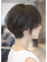 リアン アオヤマ(Liun Aoyama) レイヤー丸みショート/アッシュベージュ/30代/40代/50代