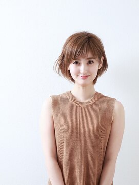 アービング(a'bing) ブリーチなしベージュカラーとろみ感抜群大人耳かけショートボブ