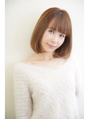 女性らしさが溢れるコンパクトボブ