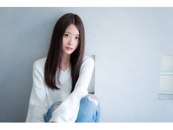 トッカ ヘアー(TOCCA hair)の写真/憧れのサラつやストレートを手に入れて♪まっすぐで指通りなめらかな髪は思わず触りたくなること間違いなし