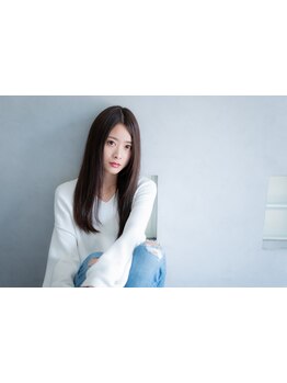 憧れのサラつやストレートを手に入れて♪まっすぐで指通りなめらかな髪は思わず触りたくなること間違いなし