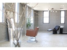 シャンプー台はフルフラット。首への負担が少ないです。