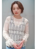 レジュアル(RESSUAL) グレージュ 大人かわいい フェザーバング マッシュショート