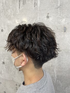 メルシー トータル ブランディング サロン(merci TOTAL BRANDING SALON) センターパート波打ちパーマ