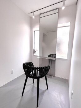 ユオラン(YOULAN)の写真/【広々とした美術館のアートのような美容室◇】プライベートサロンで、ゆったりとしたサロンTimeを♪
